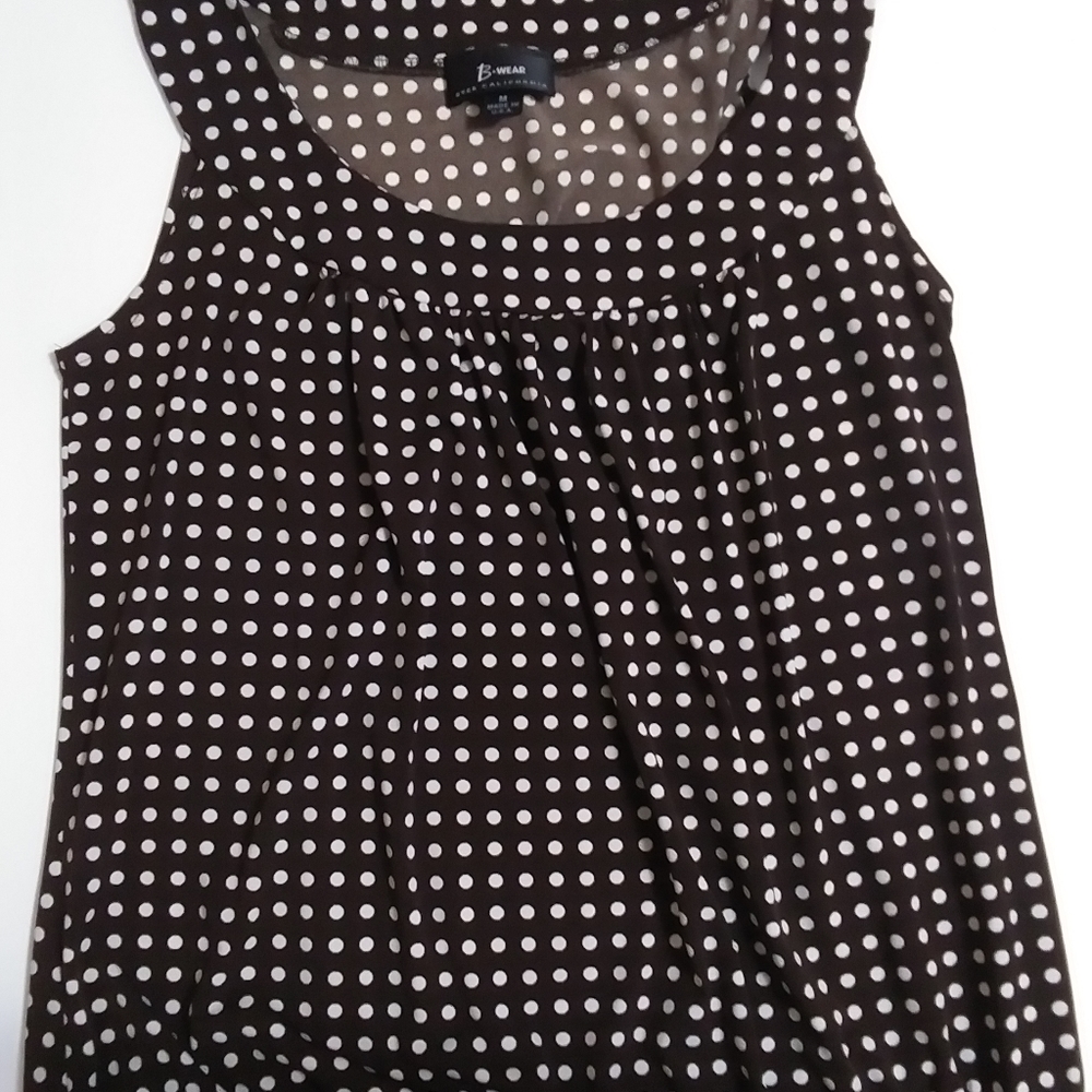 Be wear sleeveless  top